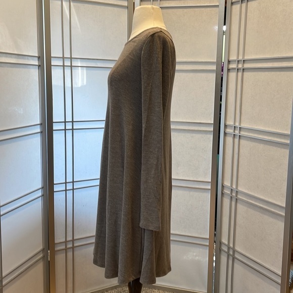 *Old Navy Dark Taupe, Long Sleeved Dress (XS) - Picture 3 of 4